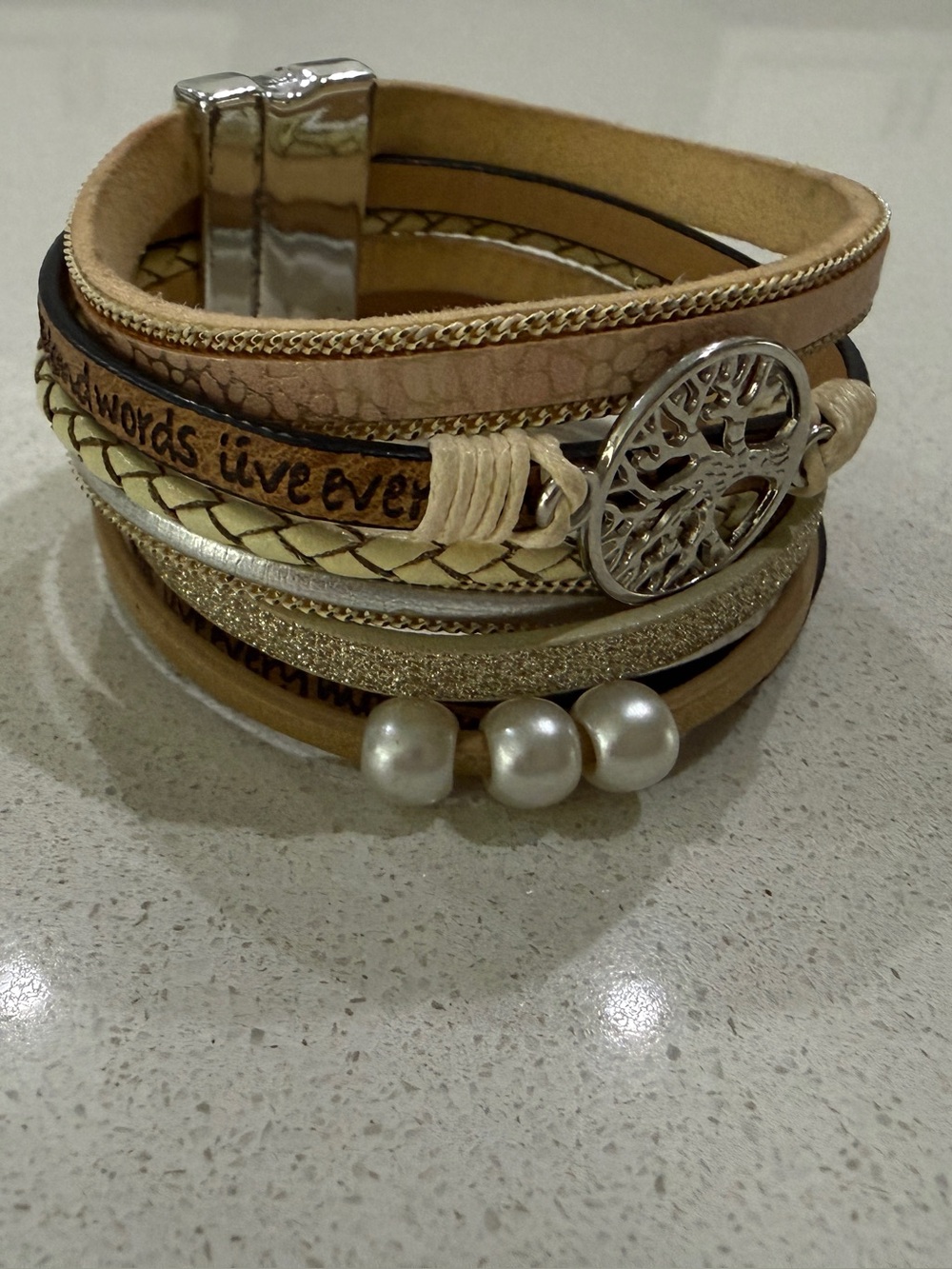 GIVVY 6/28 JEWELRY SHARE SHOW GIVEAWAY Magnetic Bracelet